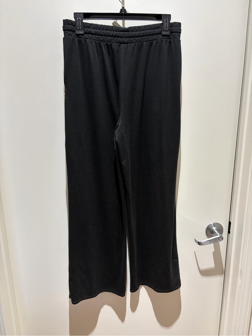 Vuori Halo Essential Wideleg Pant -Short~ size L - Picture 3 of 10
